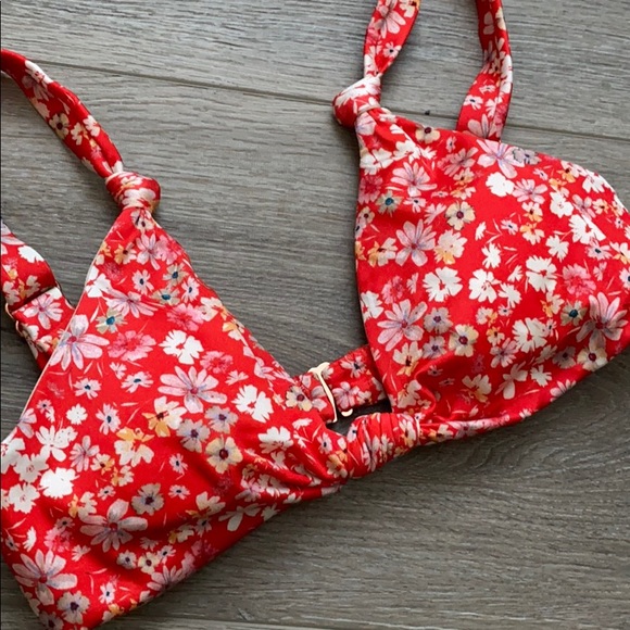🔥LAST 1🔥LA Hearts ‘Knot’ Floral Bikini Top - Picture 5 of 8